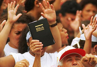 Notícias Gospel Evangélicos no Brasil - Avaliações do crescimento divergem a partir do último censo  | Noticia Evangélica Gospel