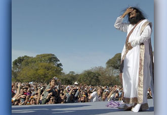 Notícias Gospel Milhares de pessoas fazem meditação massiva na Argentina, debates sobre espiritualidade | Noticia Evangélica Gospel