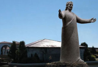 Notícias Gospel Megaigreja dedica estátua de Jesus de 15 metros em Ohio | Noticia Evangélica Gospel
