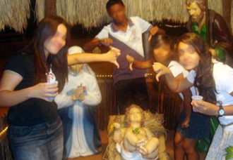 GOSPEL Fotos e imagens Jovens Evangélicos ironizam imagem de Jesus e causam revolta no interior do Piauí Noticia Religião